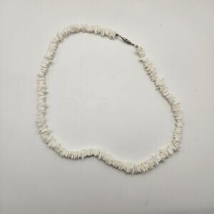 White Clear Shell Chip Choker Collar Necklace Barrel Closure 90s Y2K Preppy